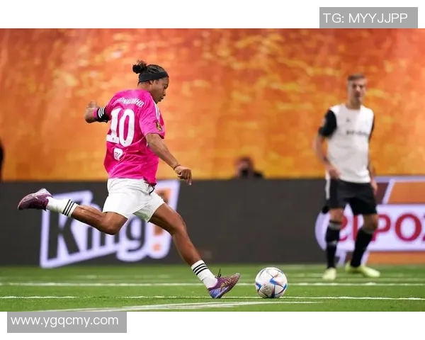 方便面头足球球星：从街头少年到绿茵场传奇的成长历程